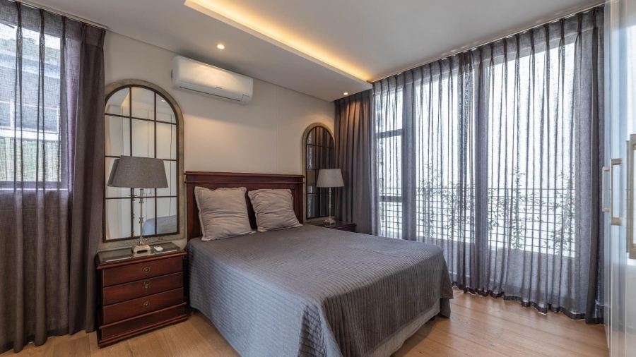 2 Bedroom Property for Sale in Sea Point Western Cape